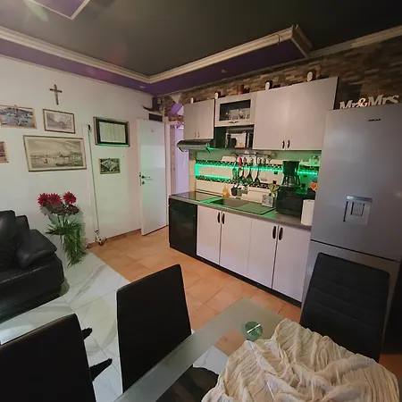 Appartement S-type In The Center Split