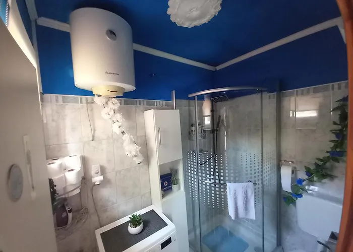 S-type In The Center *