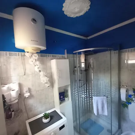 S-type In The Center *